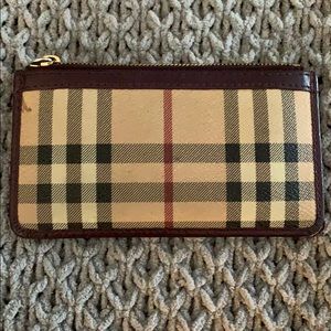 Burberry coin and card holder